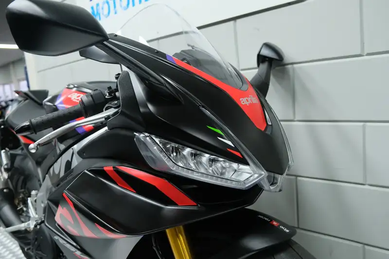 Aprilia RSV4 - foto 5