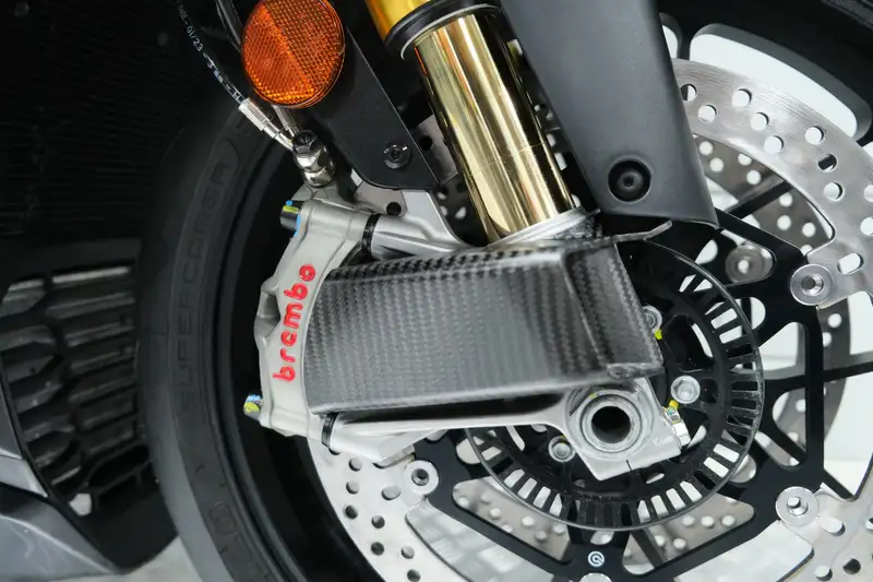 Aprilia RSV4 - foto 3