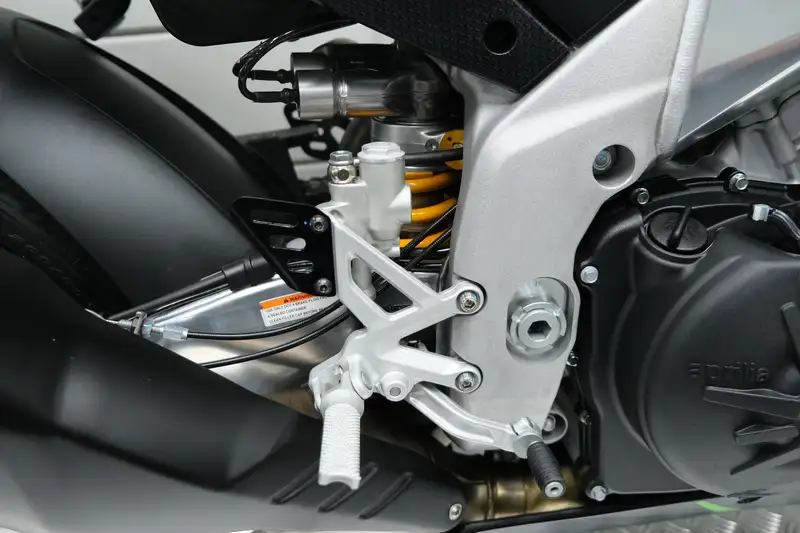 Aprilia RSV4 - foto 7