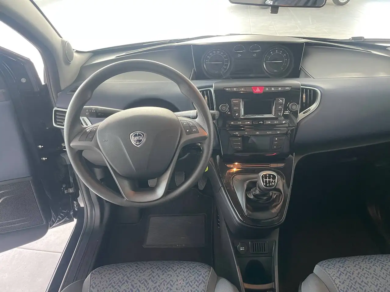 Lancia Ypsilon 2024