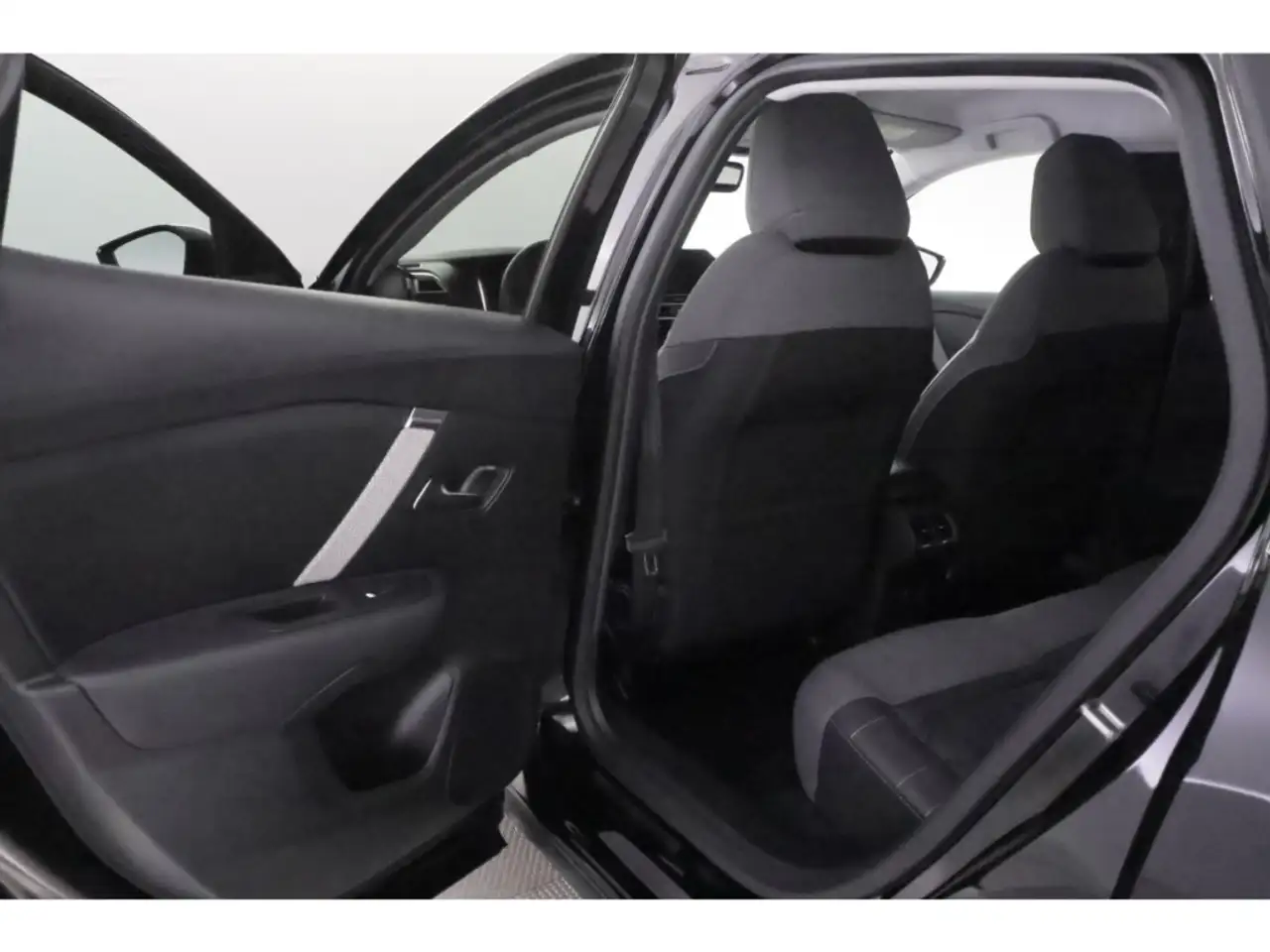 Citroen C4 1.2PureTech 130 Max+LED+KAMERA+NAVI+HUD 20