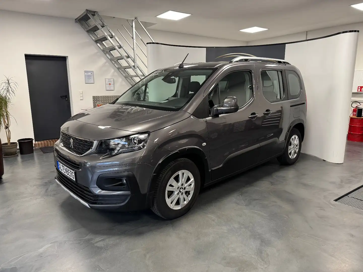Peugeot Rifter Allure Sitzhzg. CarPlay AHK ACC Kamera Grau - 2