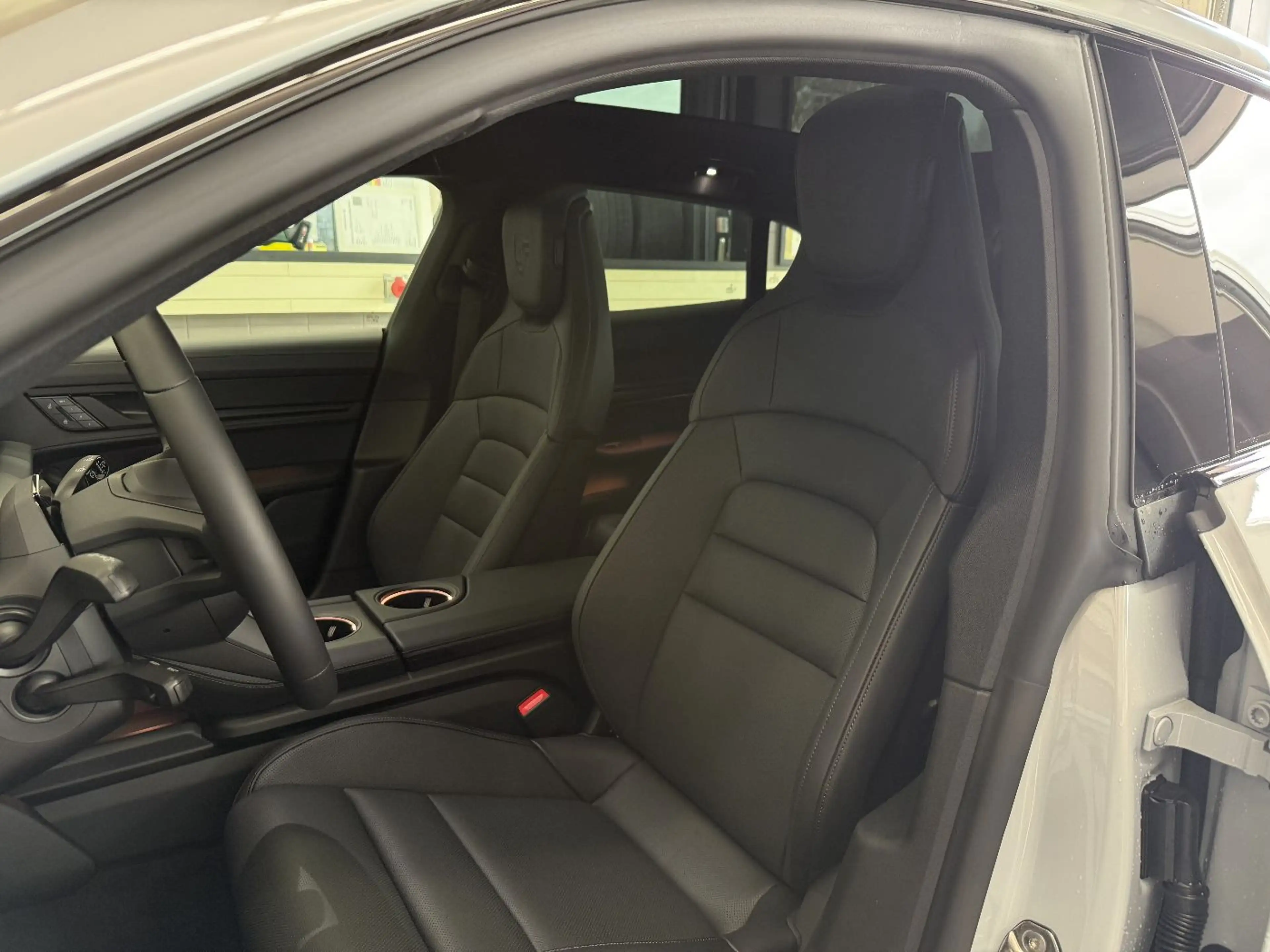 Porsche Taycan 4S Sport Turismo Black Edition | Massage — photo 15