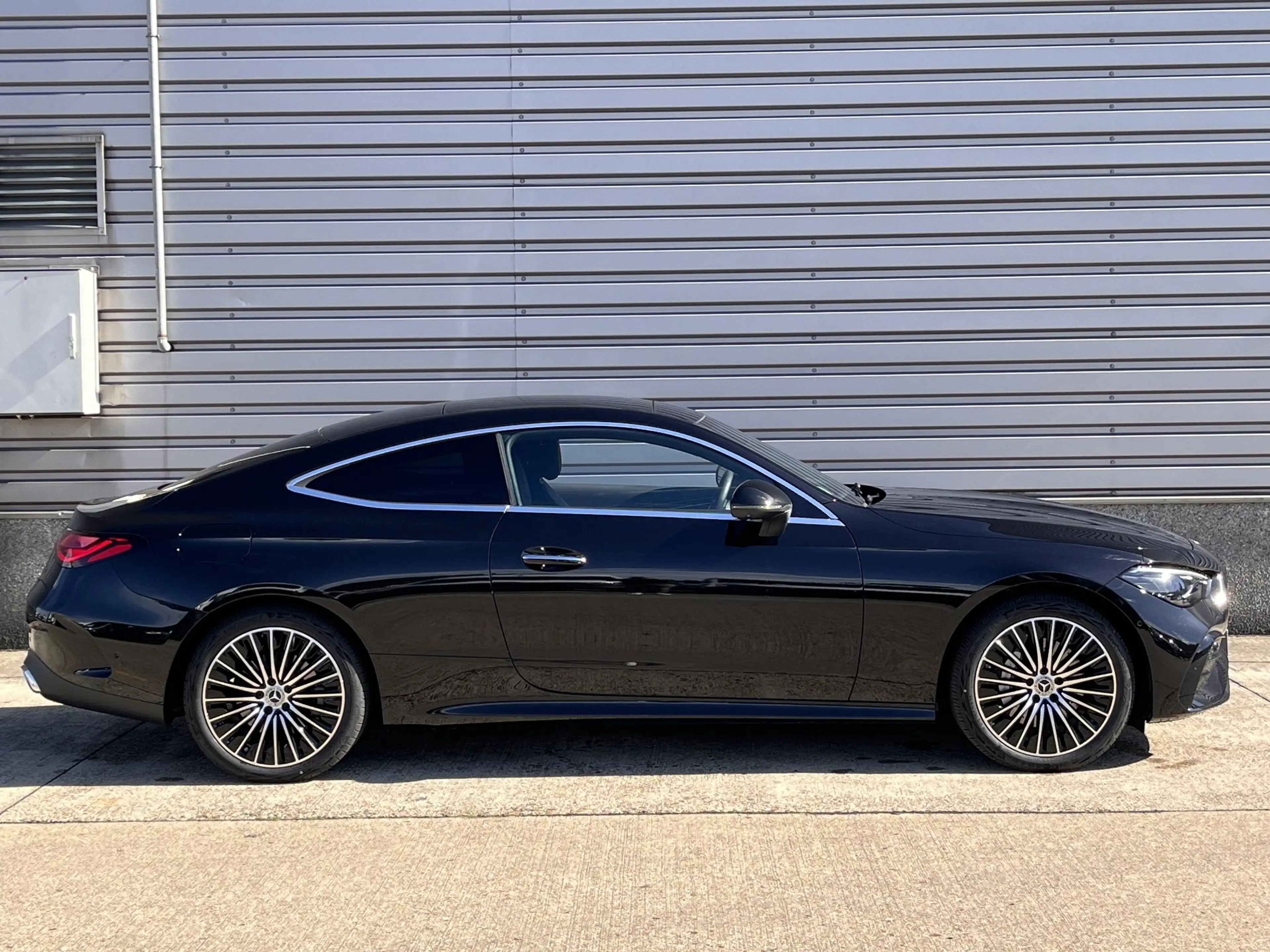 Mercedes-Benz CLE 300 Coupé e AMG Plugin hyb 13 gr Co2 — photo 5