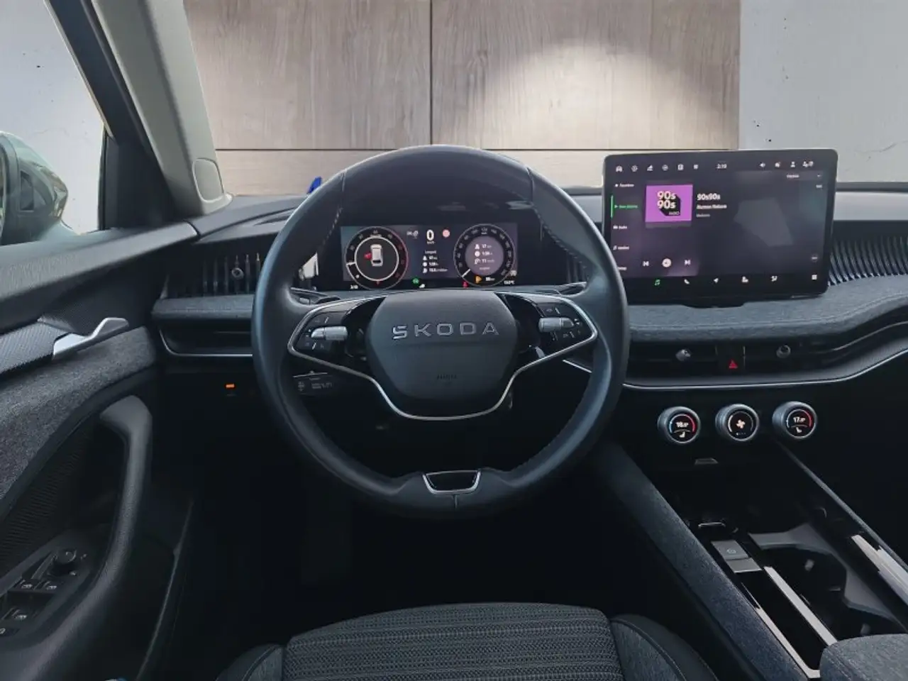 Skoda Superb Combi 2,0TDI DSG Navi/DCC/ACC/Kamera/Sitzhz. **, миниатюра 15