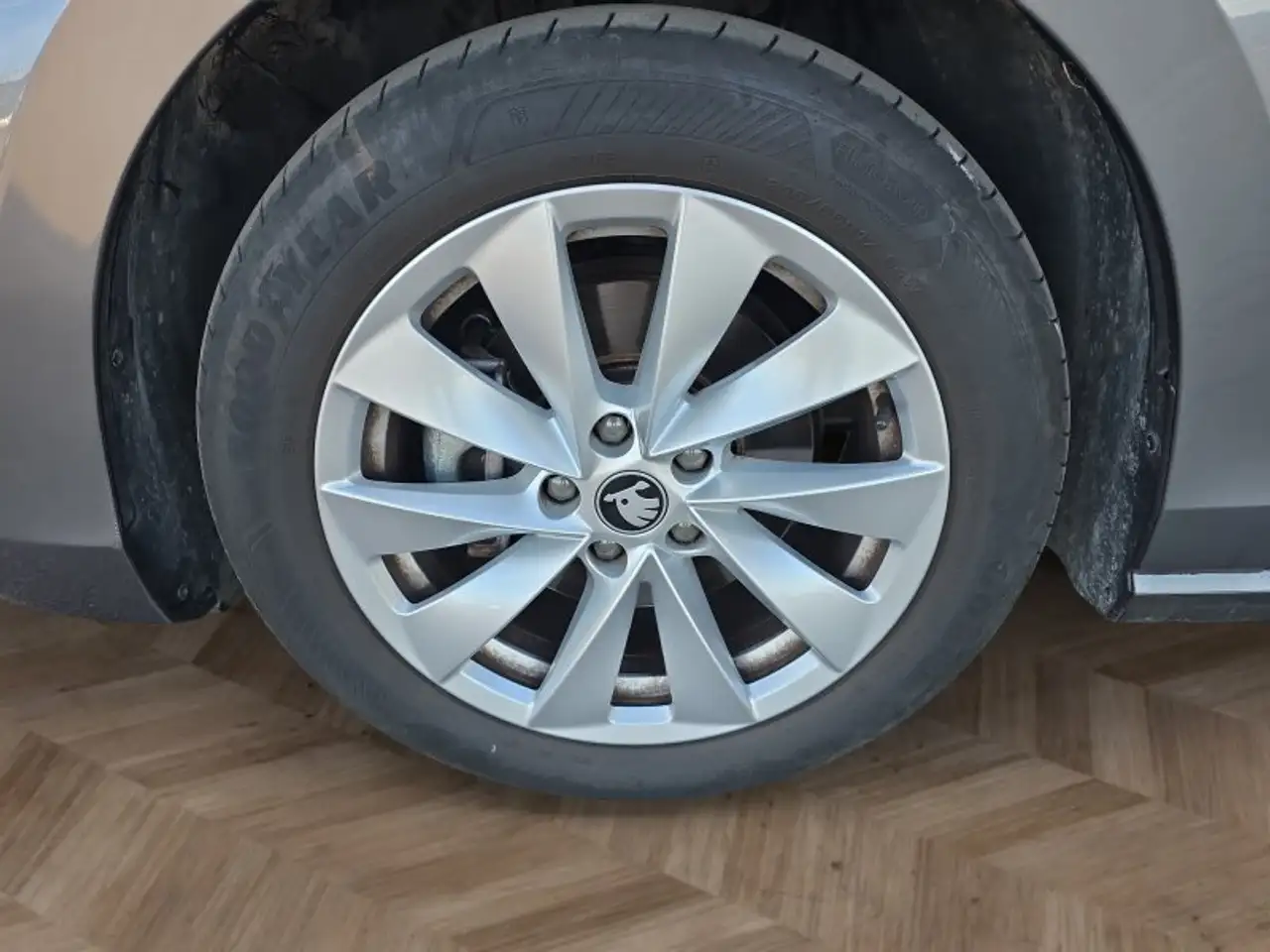 Skoda Superb Combi 2,0TDI DSG Navi/DCC/ACC/Kamera/Sitzhz. **, миниатюра 17