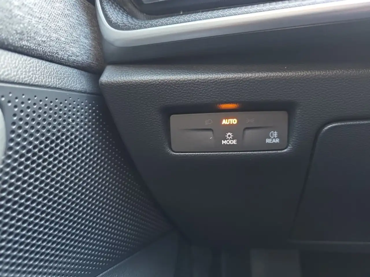 Skoda Superb Combi 2,0TDI DSG Navi/DCC/ACC/Kamera/Sitzhz. **, миниатюра 23