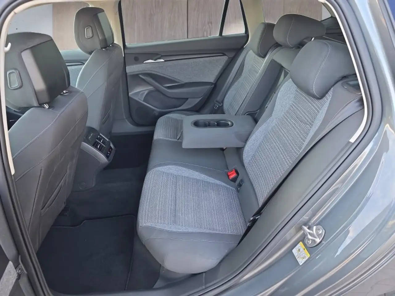 Skoda Superb Combi 2,0TDI DSG Navi/DCC/ACC/Kamera/Sitzhz. **, миниатюра 16