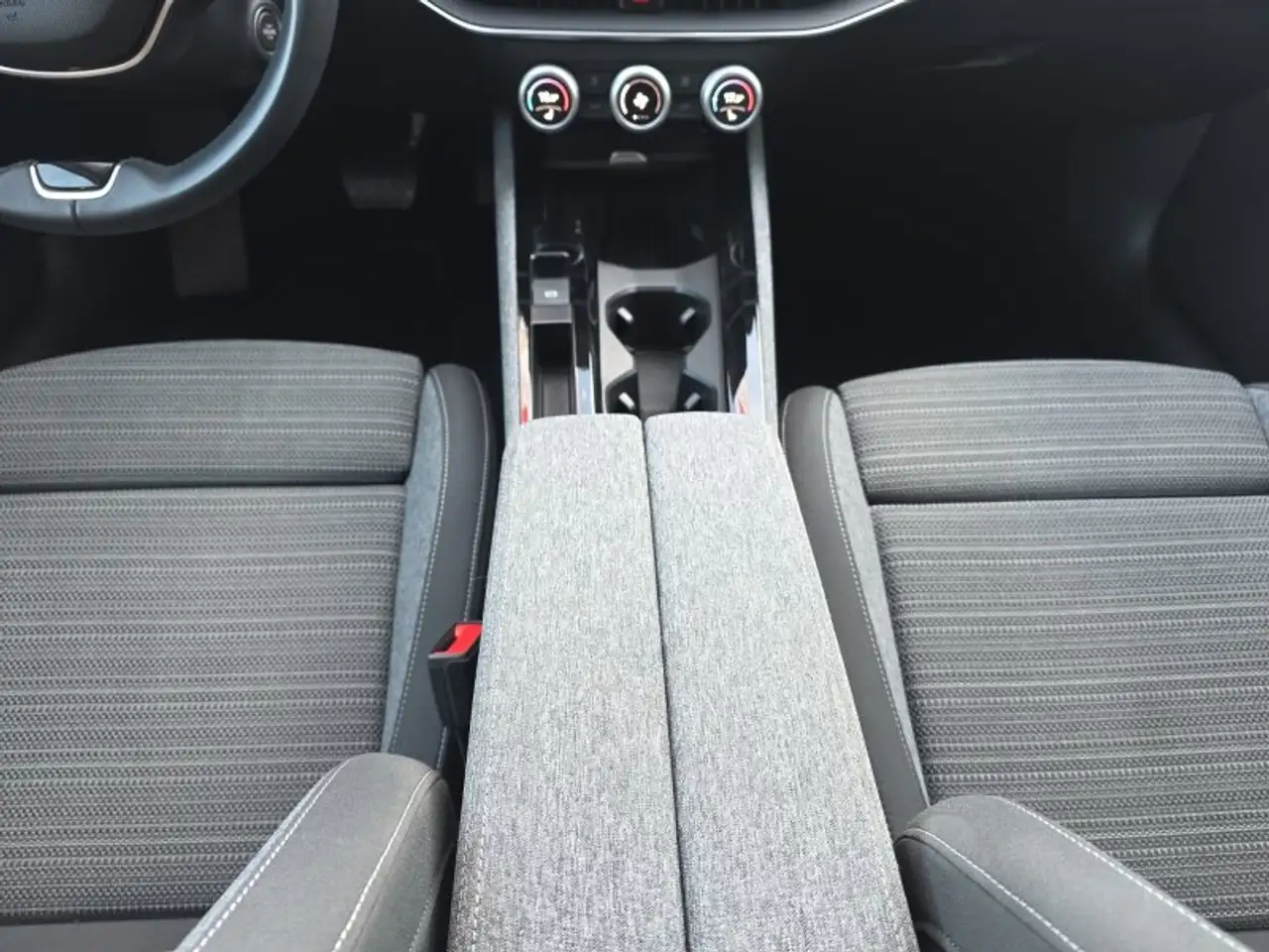 Skoda Superb Combi 2,0TDI DSG Navi/DCC/ACC/Kamera/Sitzhz. **, миниатюра 13