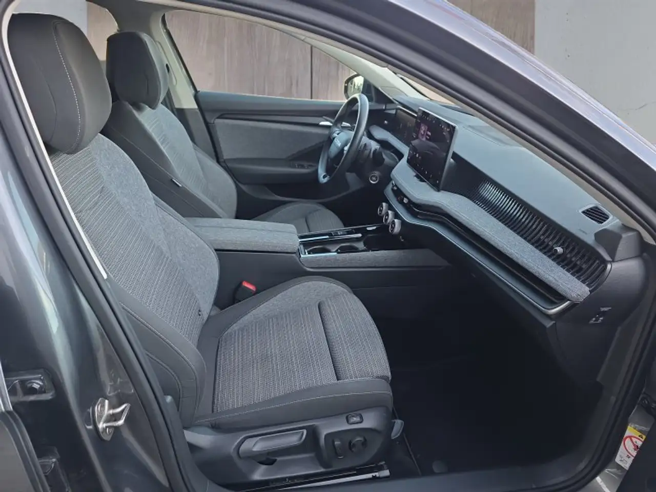 Skoda Superb Combi 2,0TDI DSG Navi/DCC/ACC/Kamera/Sitzhz. **, миниатюра 18
