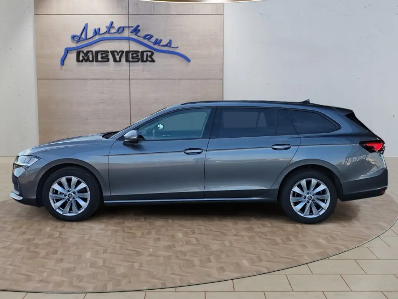 Skoda Superb Combi 2,0TDI DSG Navi/DCC/ACC/Kamera/Sitzhz. **, миниатюра 3