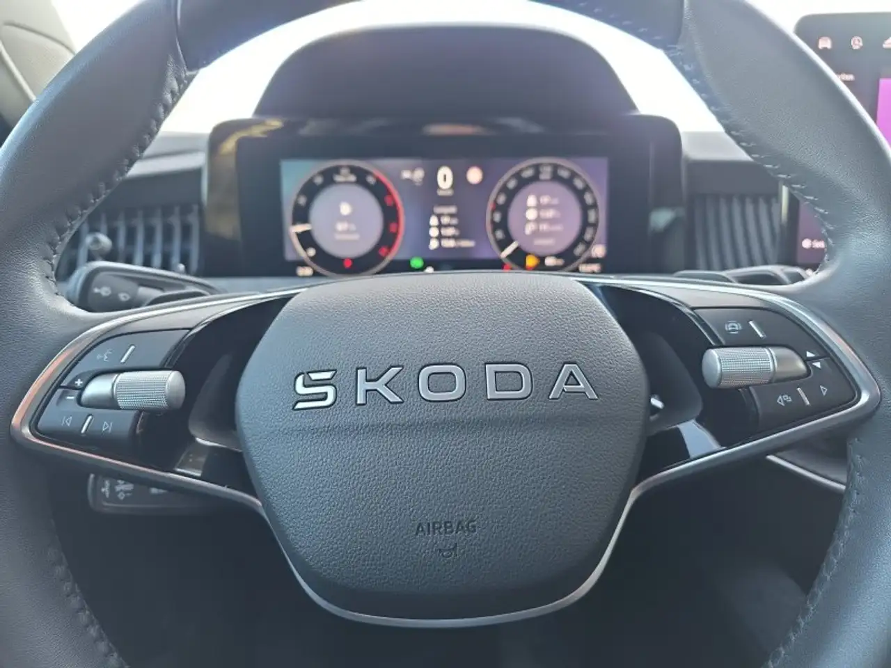 Skoda Superb Combi 2,0TDI DSG Navi/DCC/ACC/Kamera/Sitzhz. **, миниатюра 22