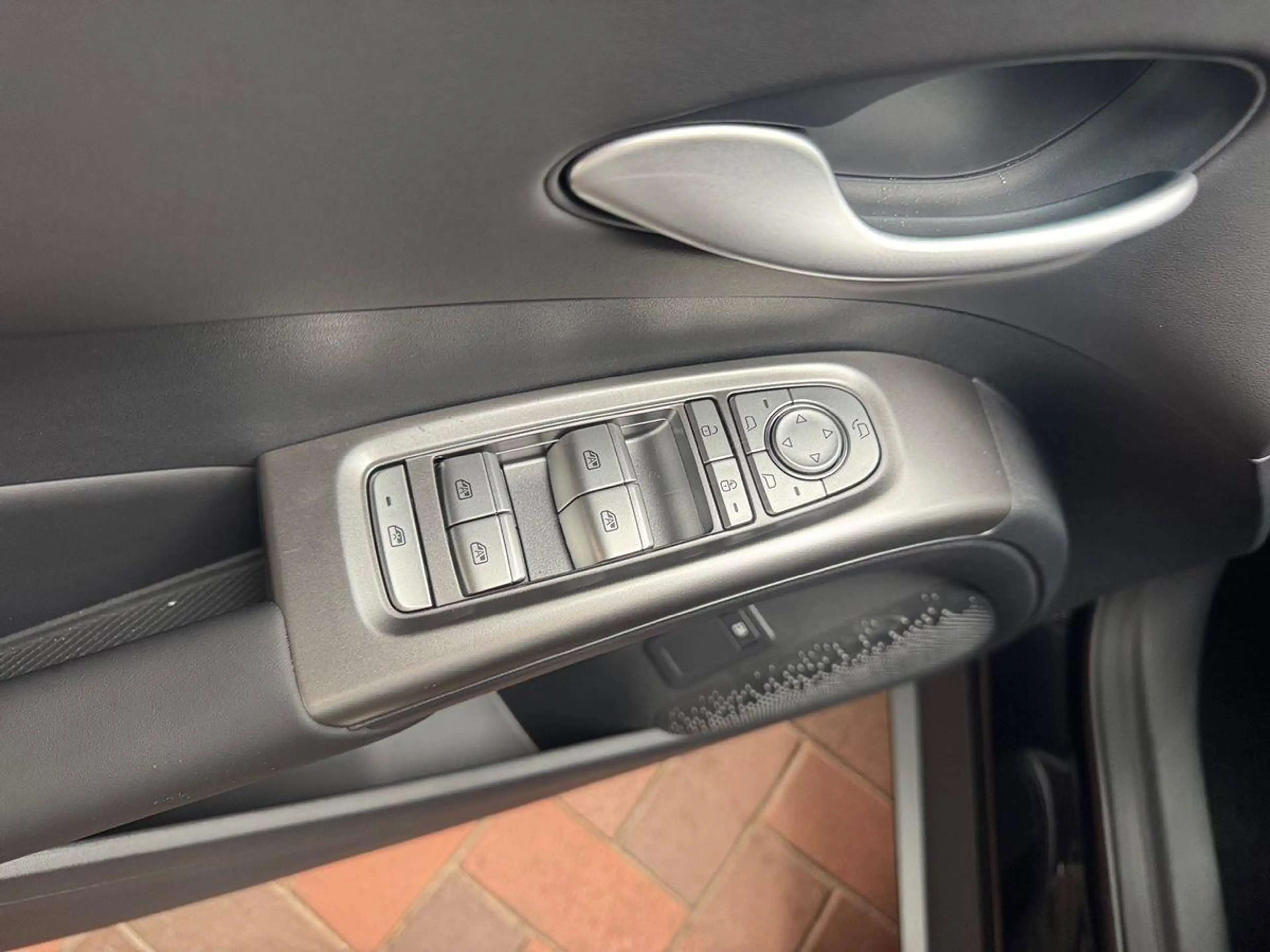 BYD Dolphin G 1.5 DM-i PHEV 156 kW Comfort — photo 14