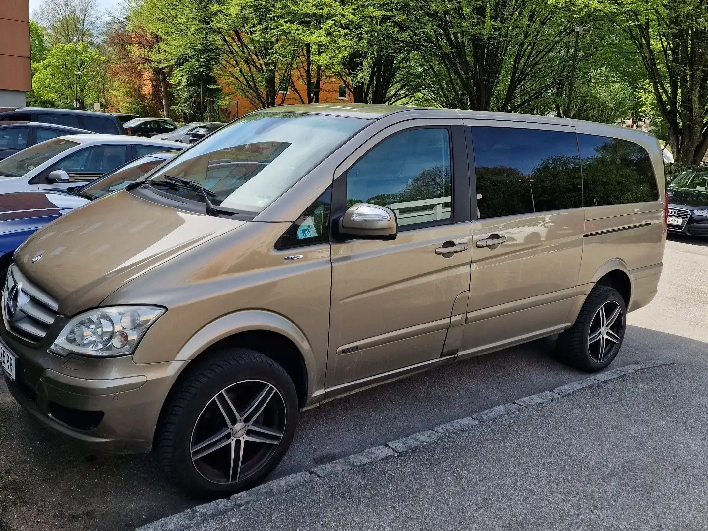 Mercedes-Benz Viano Ambiente extralang 2,2 CDI BlueEff. DPF 4MATIC Aut Or - 1