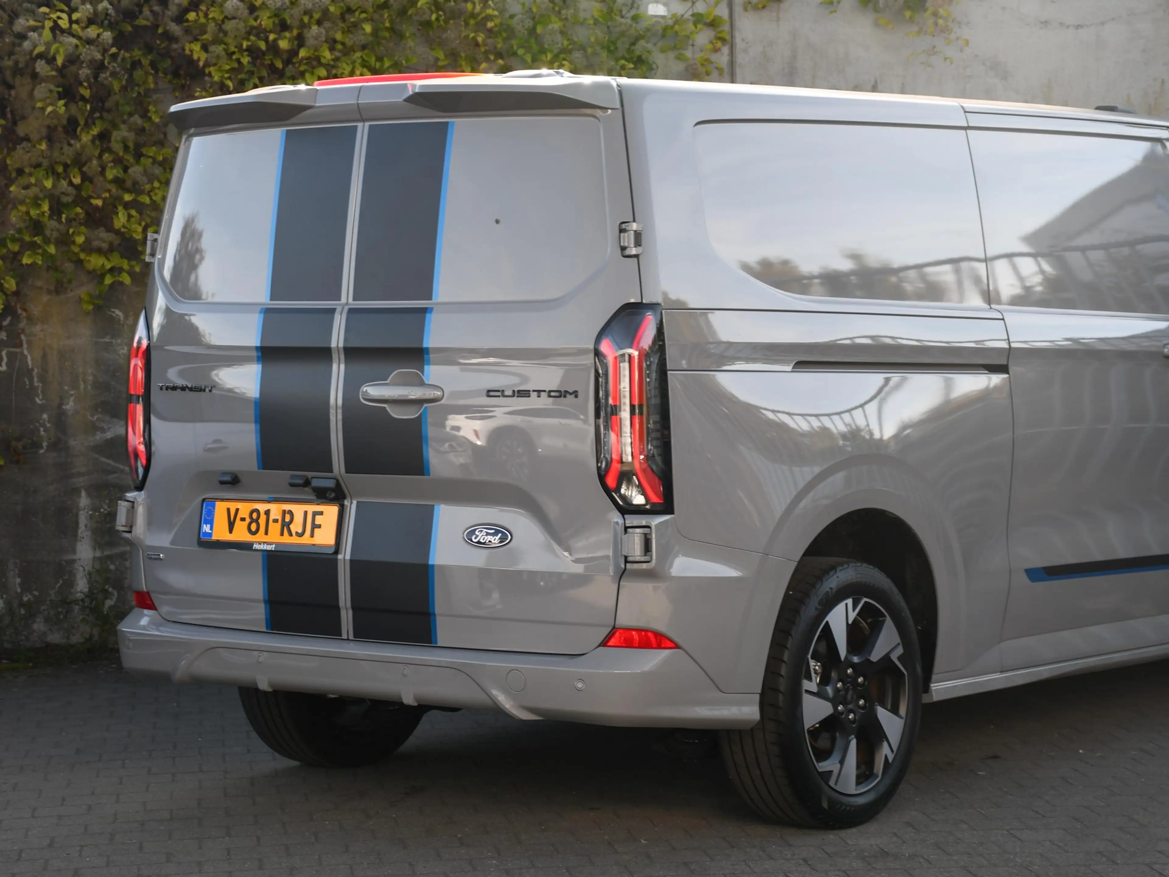Ford Transit Custom 320 Sport L2H1 Plug in-Hybrid 233pk Automaat 19''L — photo 6