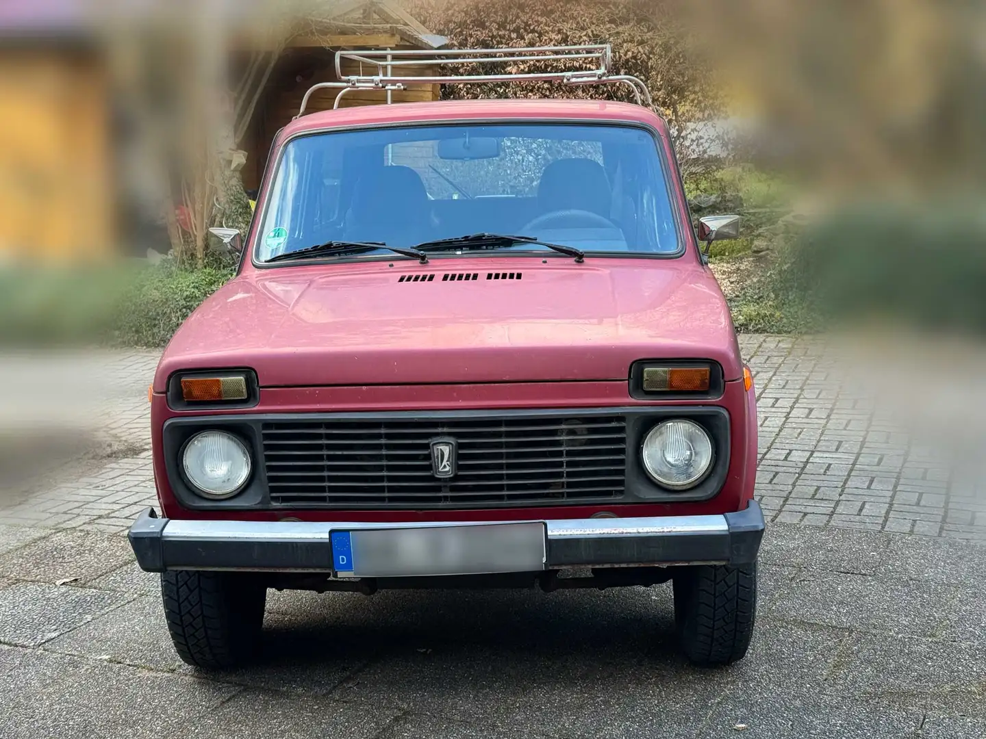 Lada Niva Rot - 2