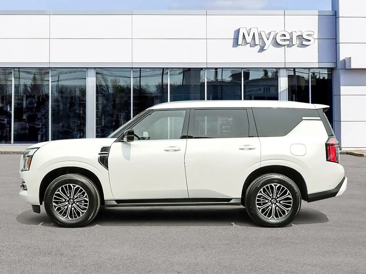 Nissan Armada снимка Nissan Armada