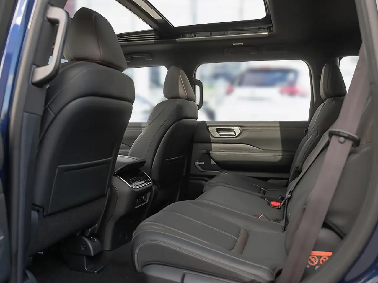Nissan Armada снимка Nissan Armada