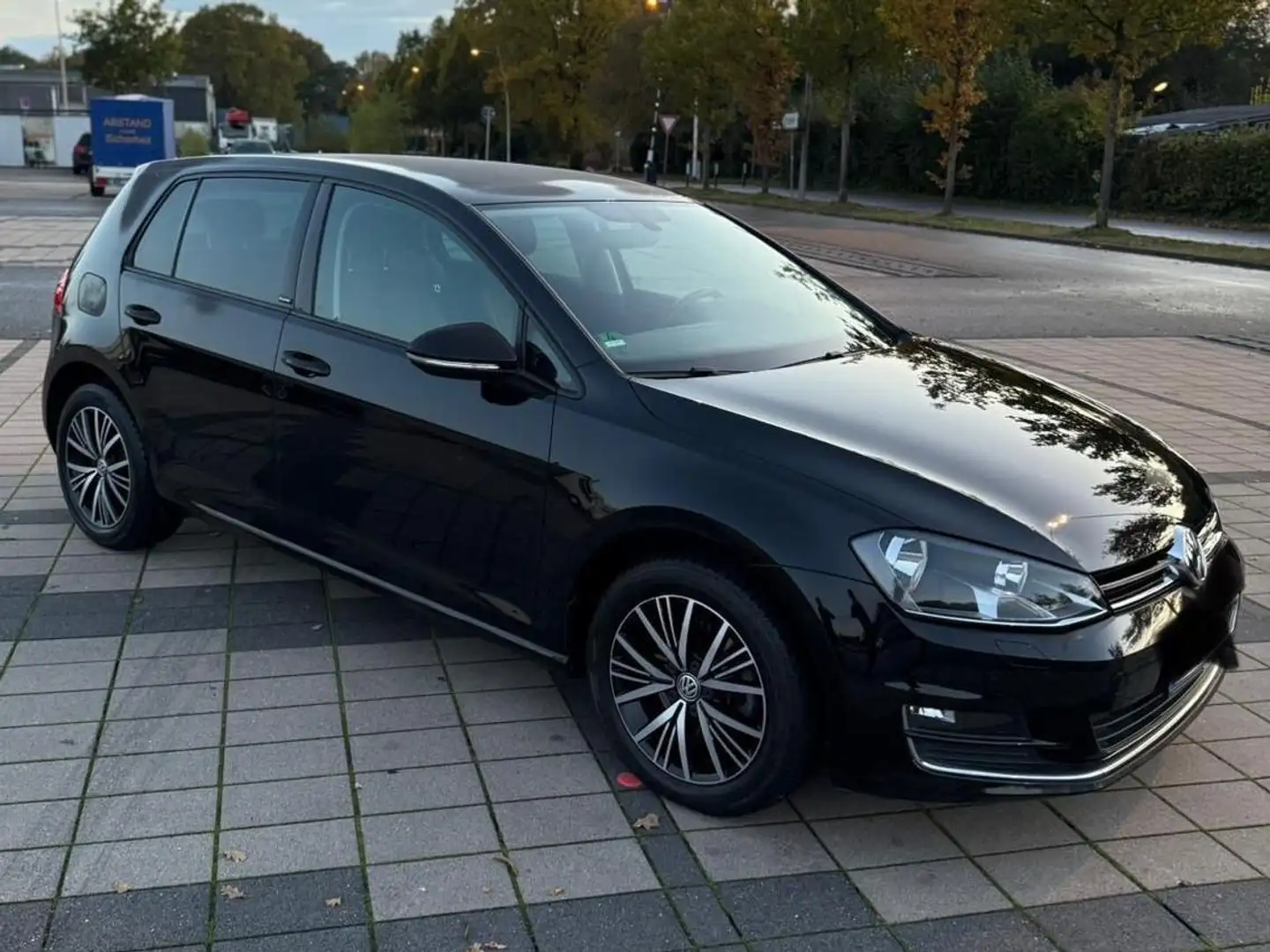 Volkswagen Golf Allstar BMT Schwarz - 2