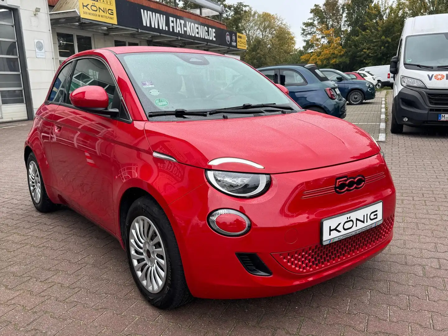 Fiat 500e RED MY23 118PS 42kWh NAVI*CARPLAY*KAMERA Rot - 2