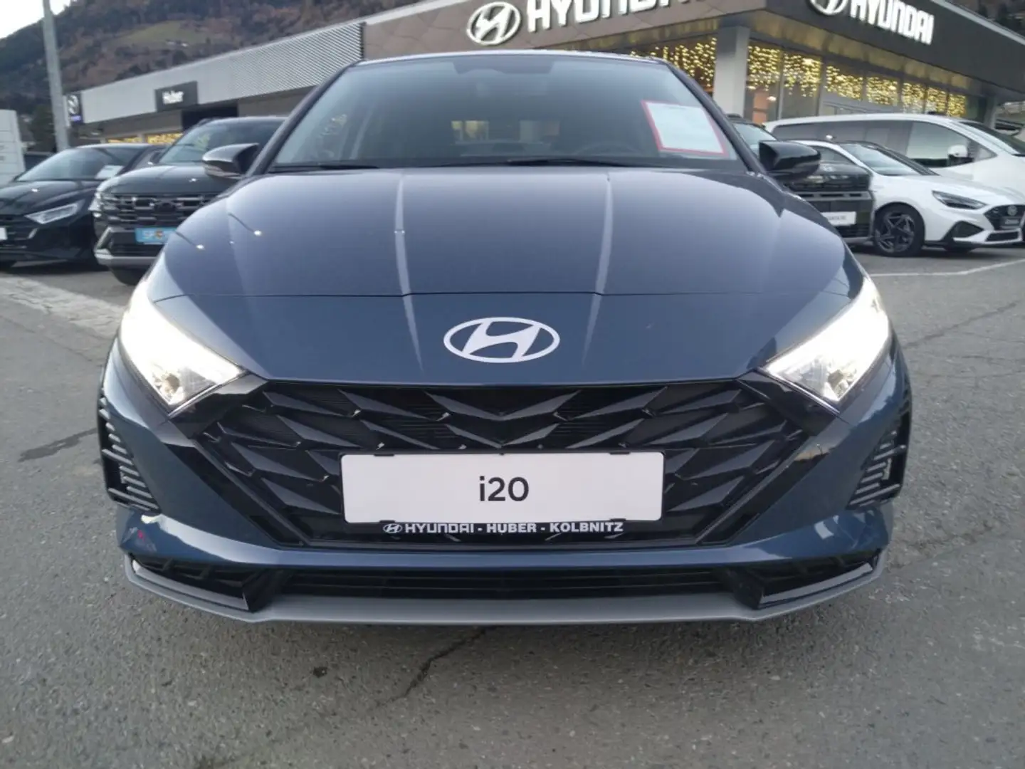 Hyundai i20 GO Plus 1,2 BOSE SMARTKEY Schwarz - 2