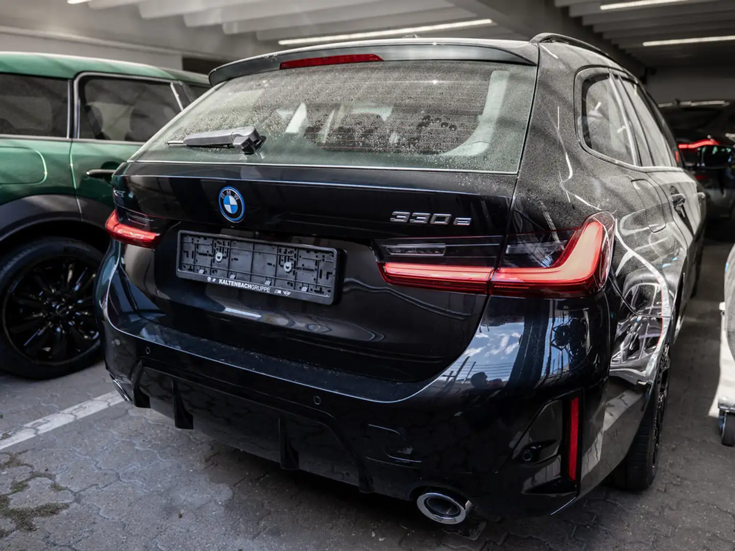 BMW 330 e Touring xDrive M-Sport FACEL. 360° LED Schwarz - 2