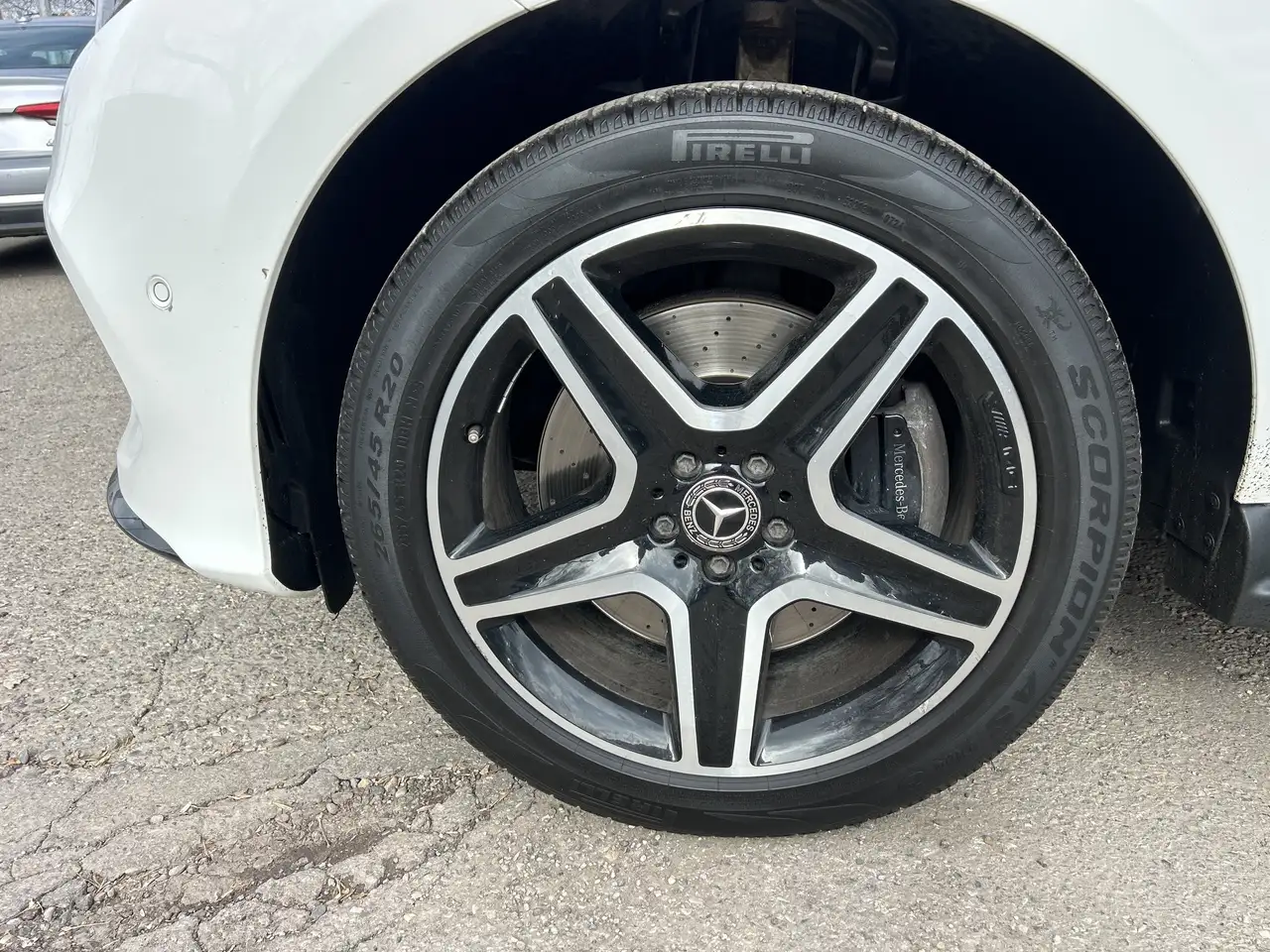 Mercedes-Benz GLE снимка Mercedes-Benz GLE