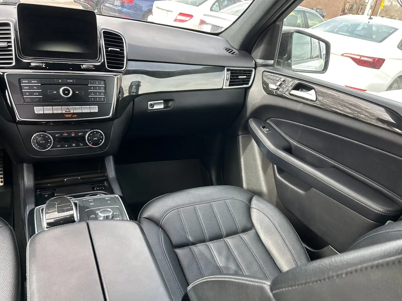 Mercedes-Benz GLE снимка Mercedes-Benz GLE