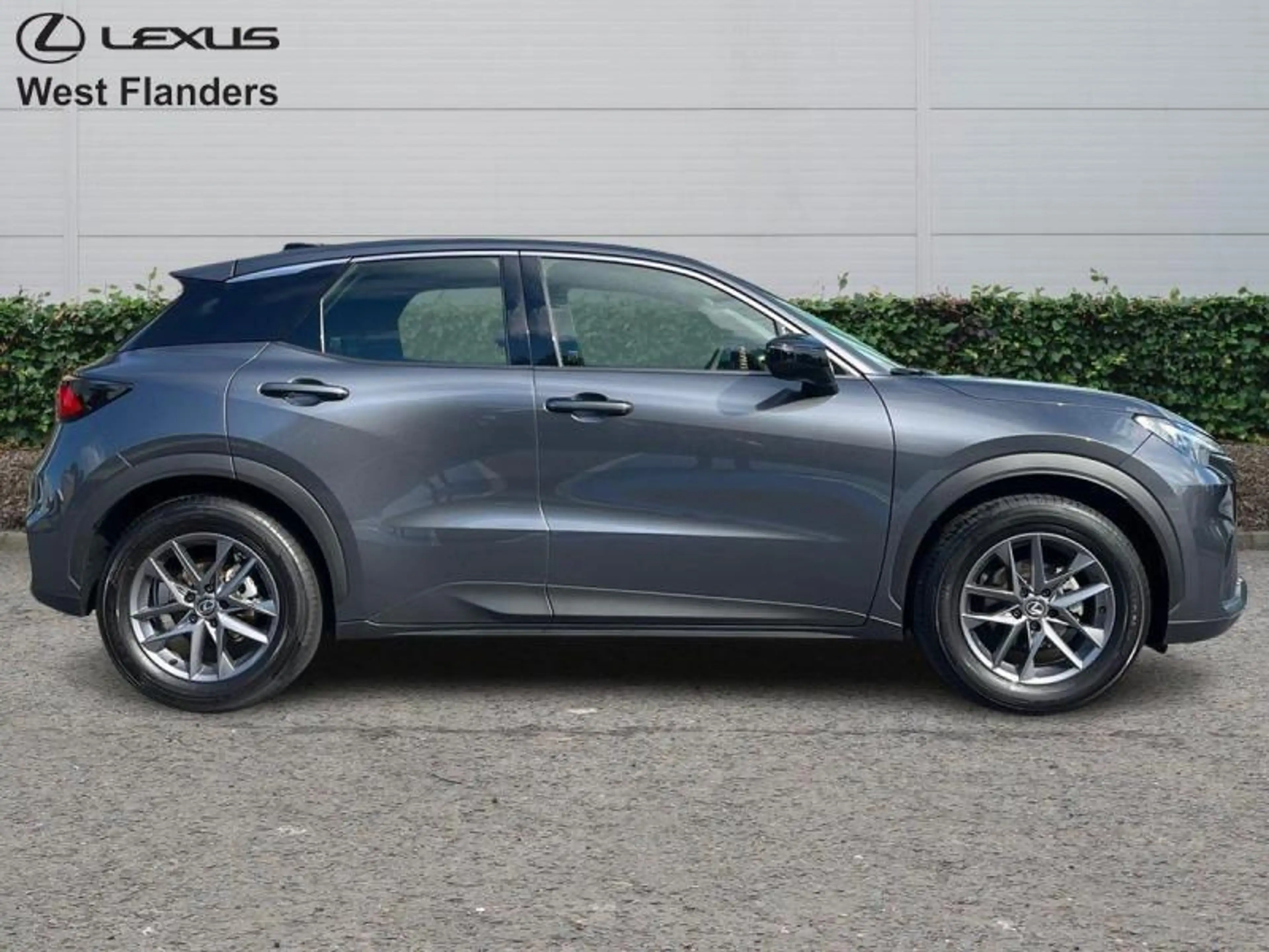 Lexus LBX Base+cam+dab+17inch alu velgen — photo 3