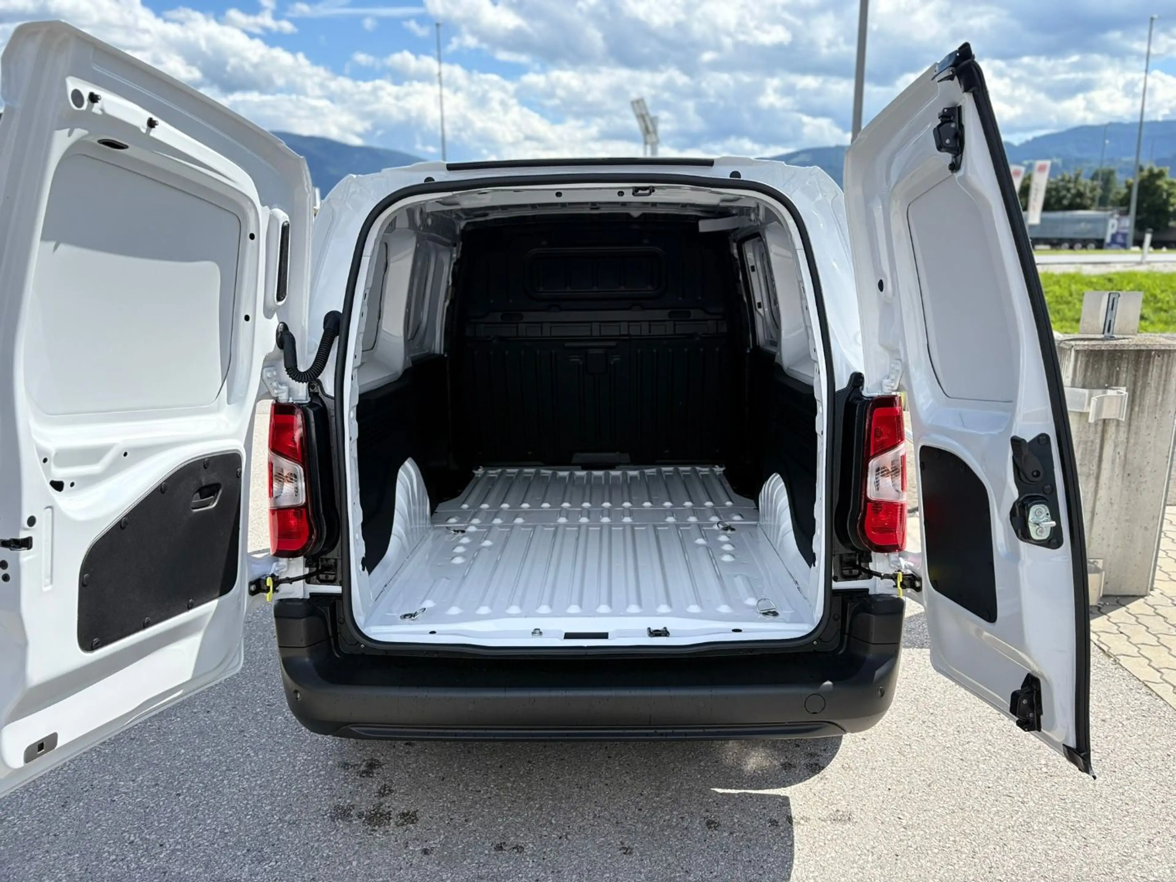 Fiat Doblo Kastenwagen BlueHDi 100 S&S XL erh. Nutzlast — photo 9