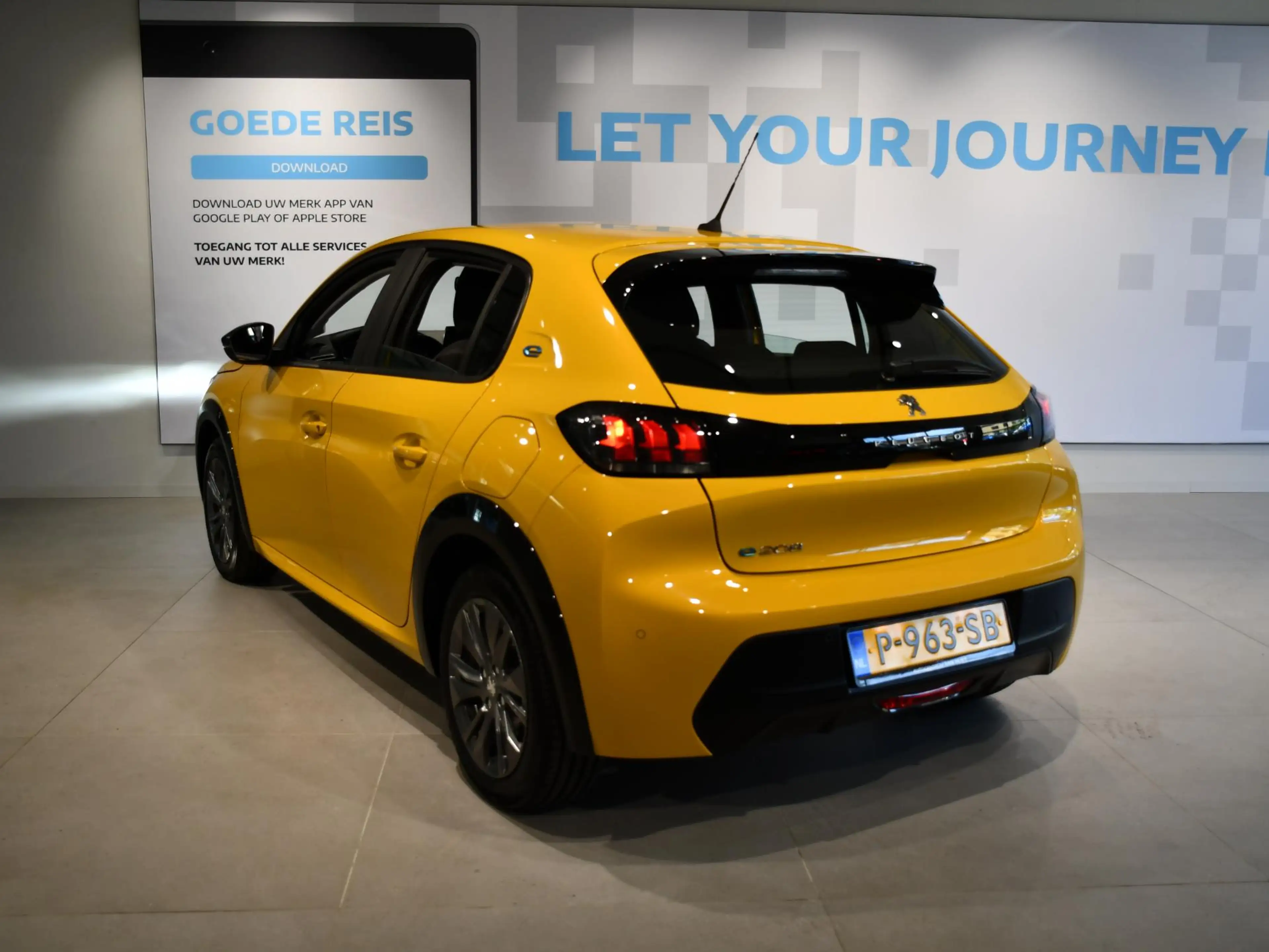 Peugeot e-208 EV Active Pack 50 kWh . — photo 2