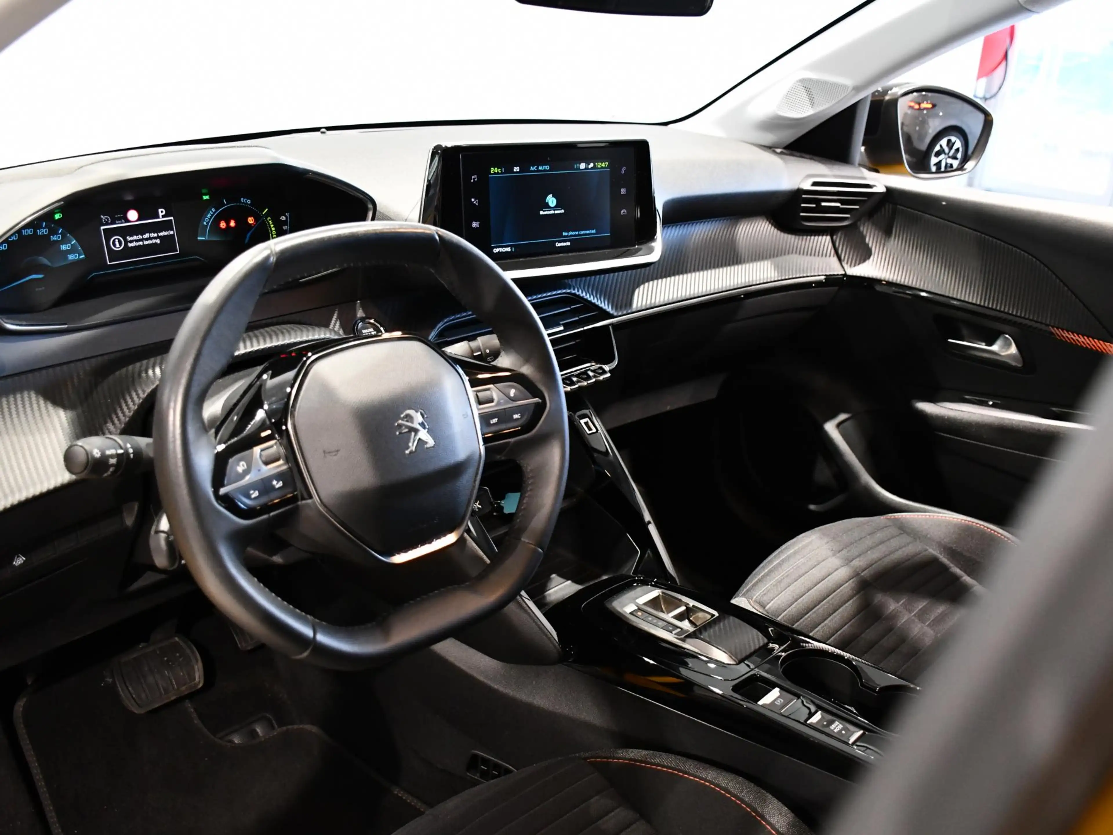 Peugeot e-208 EV Active Pack 50 kWh . — photo 4