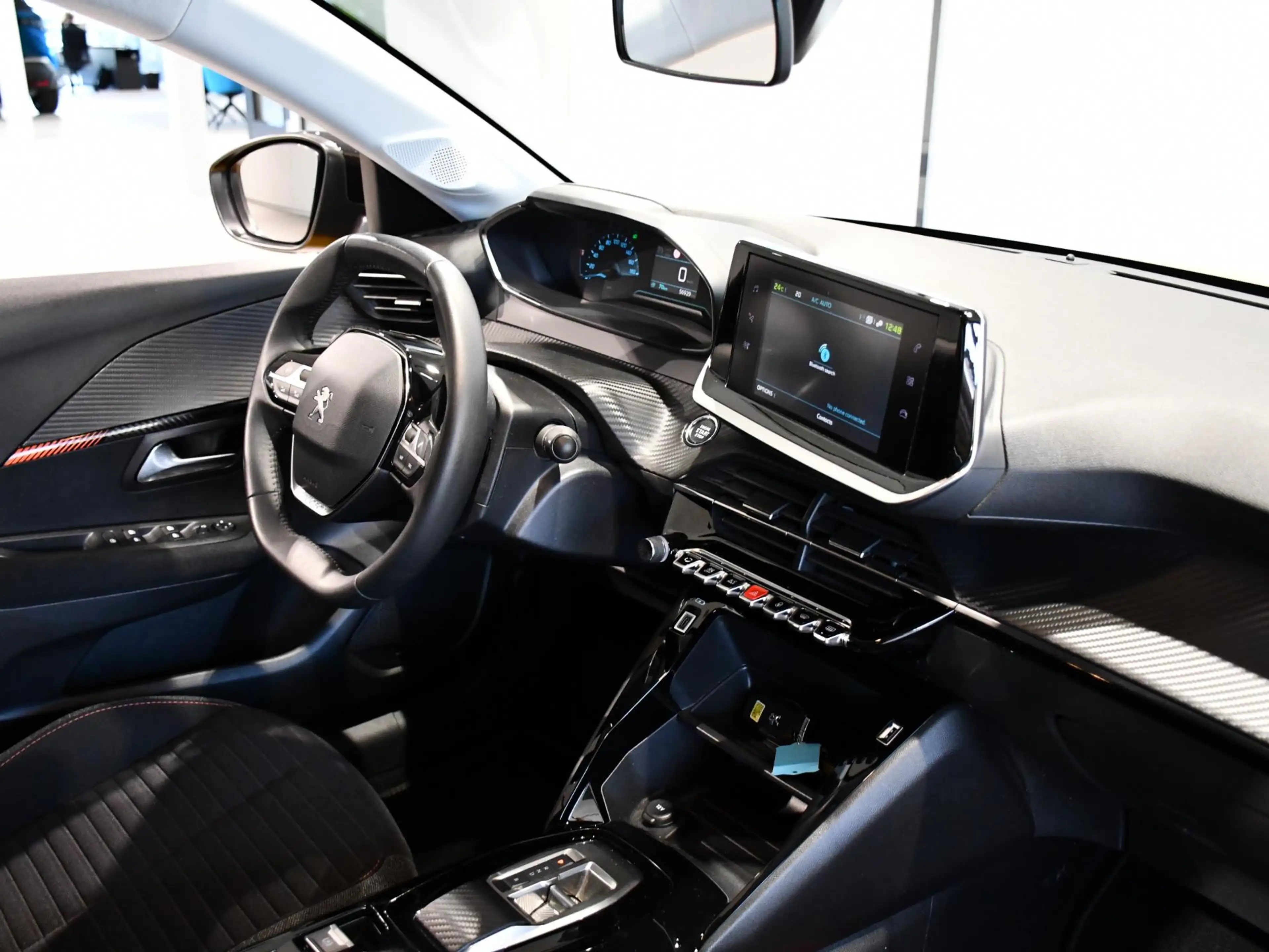 Peugeot e-208 EV Active Pack 50 kWh . — photo 5