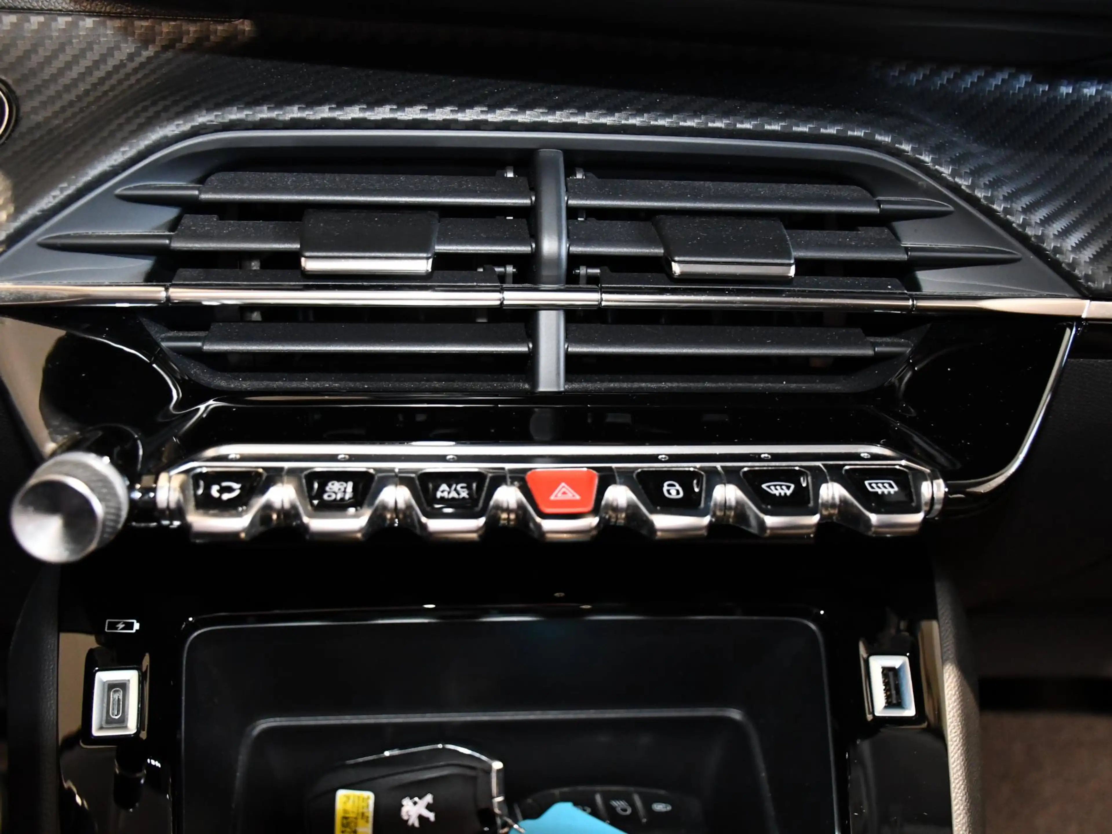 Peugeot e-208 EV Active Pack 50 kWh . — photo 13