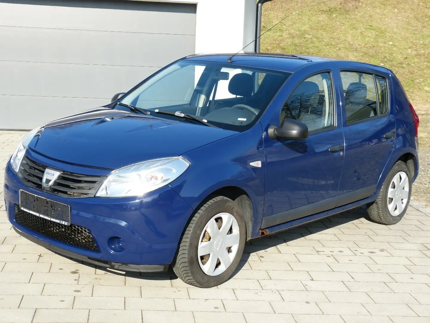 Dacia Sandero Ambiance 1.4 MPI [1. Hand] Blau - 1