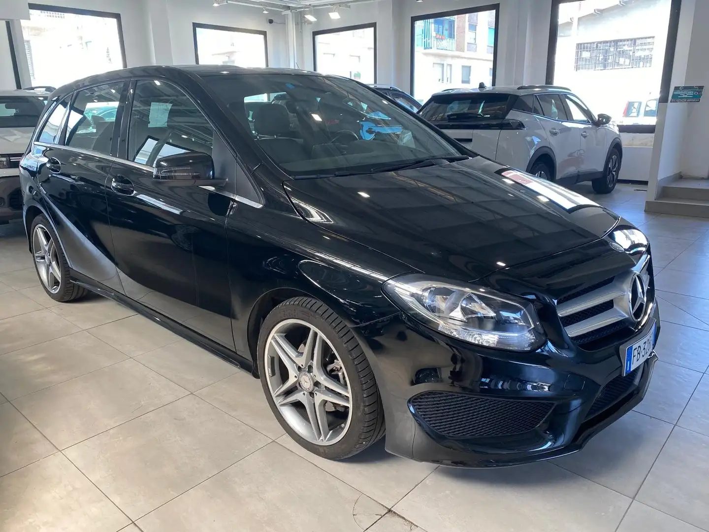 Mercedes-Benz B 180 d 1.5 109CV Premium automatica Nero - 2