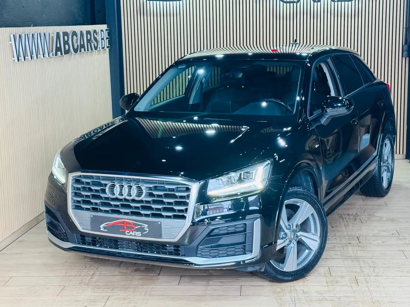Audi Q2 30 TDi S TRONIC * S LINE * GAR 12 MOIS * 1ER PROP Zwart - 2