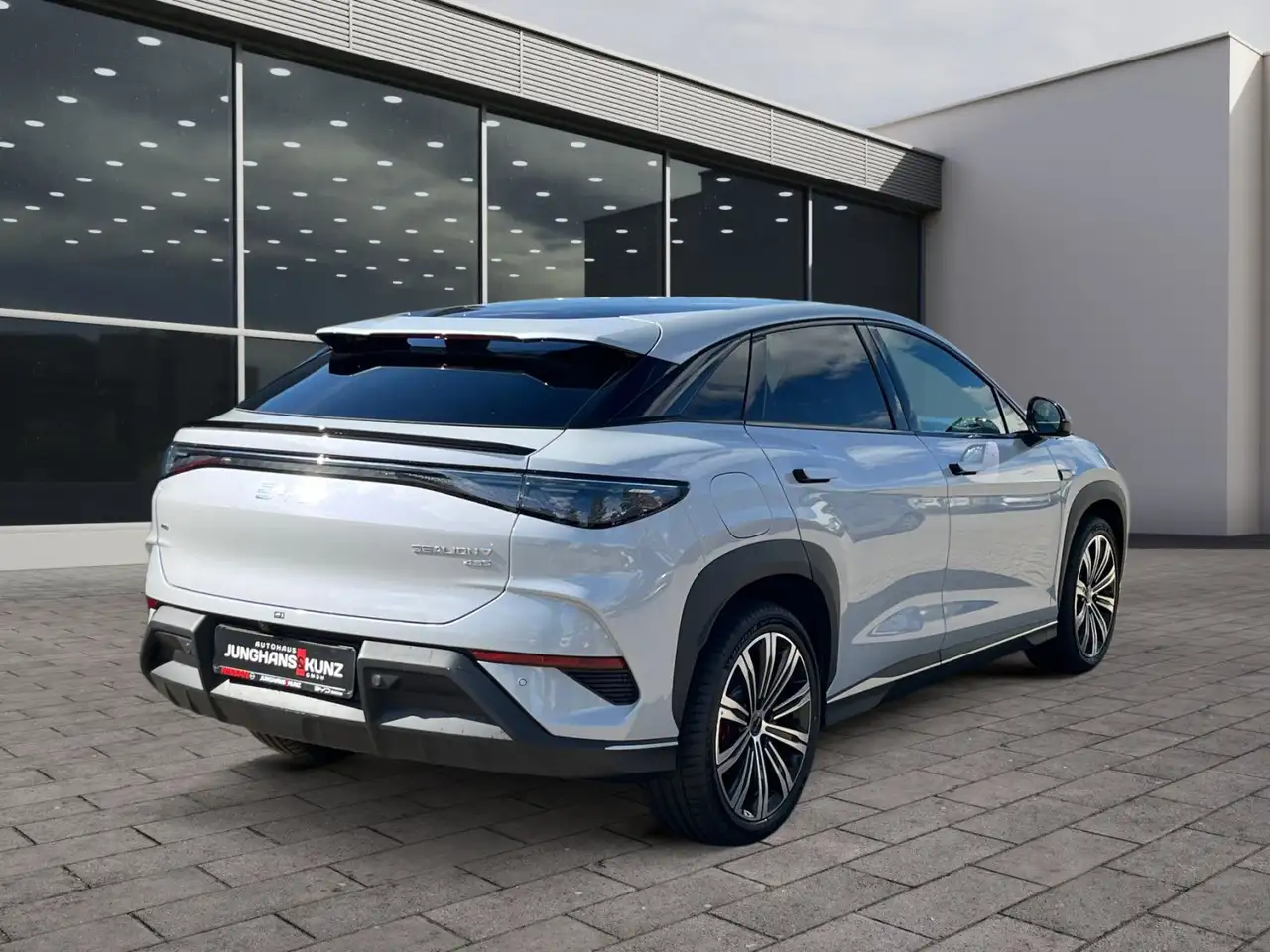BYD SEALION 7
