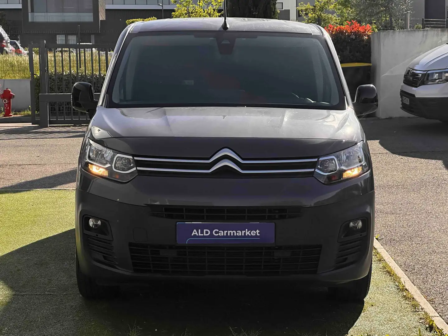 Citroen Berlingo Van Taille XL 750kg Batterie 50 kWh 136 ch TVA Grigio - 1