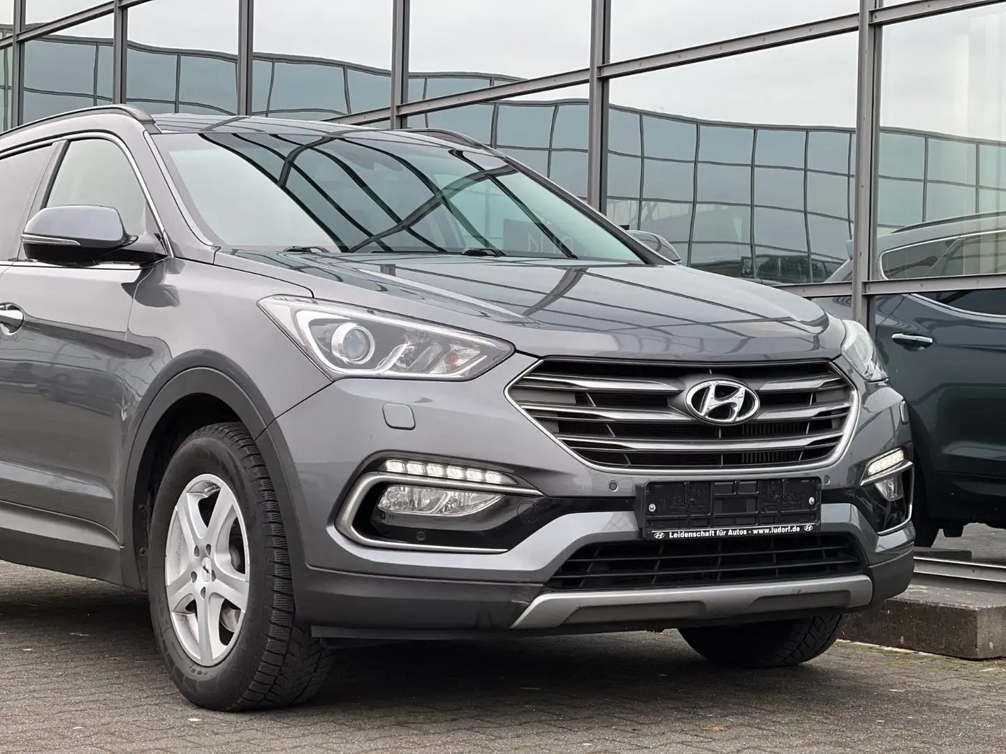 Hyundai SANTA FE Style blue 4WD Leder AHK Kamera NAVI Argent - 1
