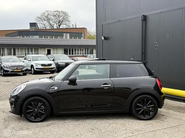 Mini Hatch view 7