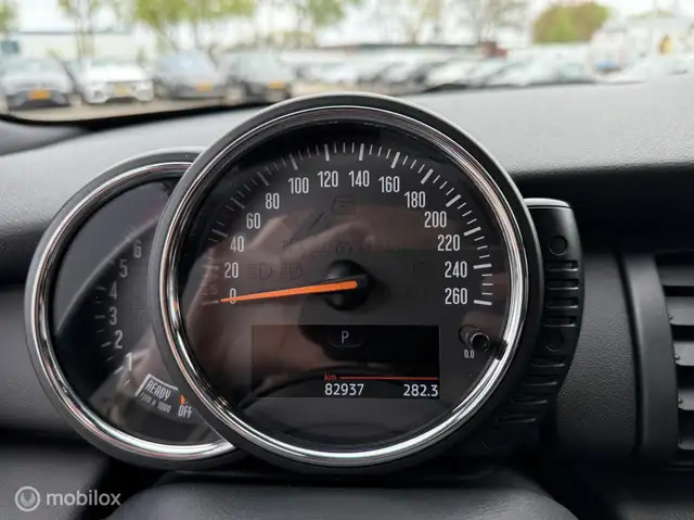 Mini Hatch view 15