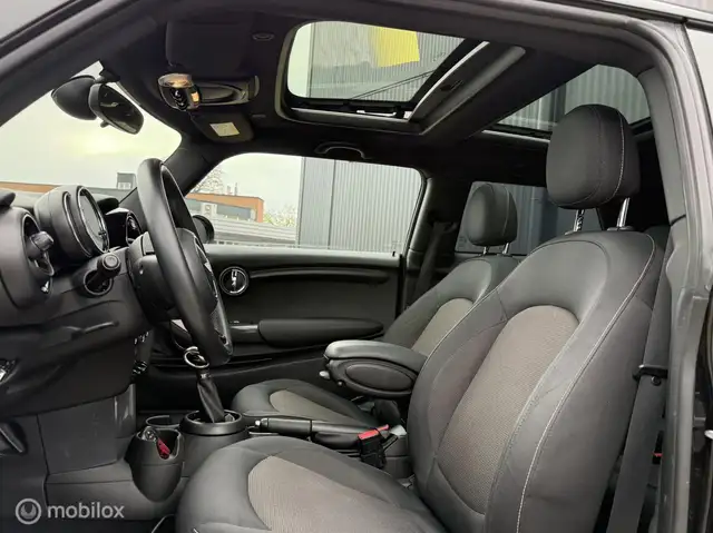 Mini Hatch view 4