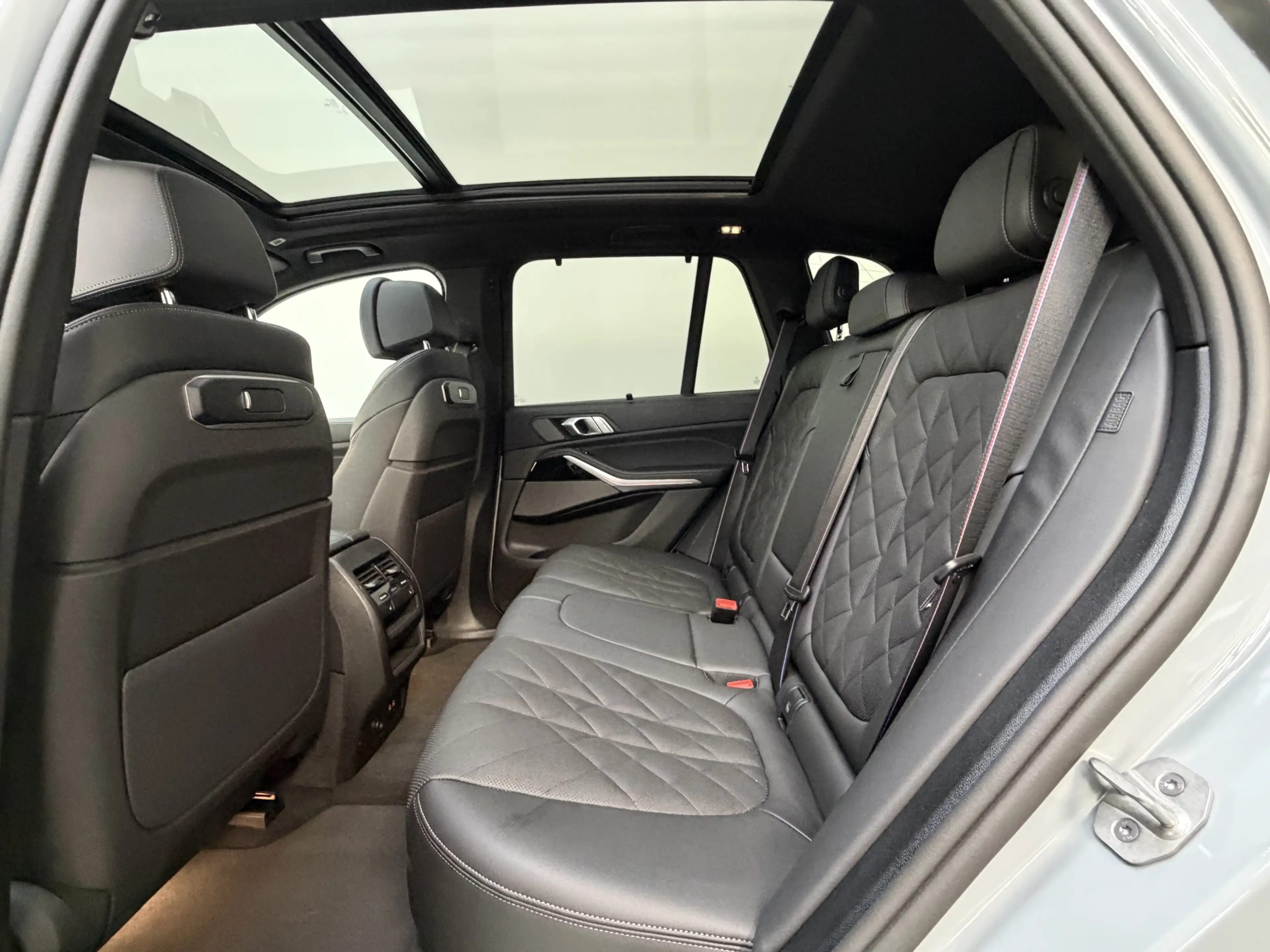 BMW X5 xDr50e M Sport Pro 22Zoll Pano Sitzlüft. AHK — photo 21