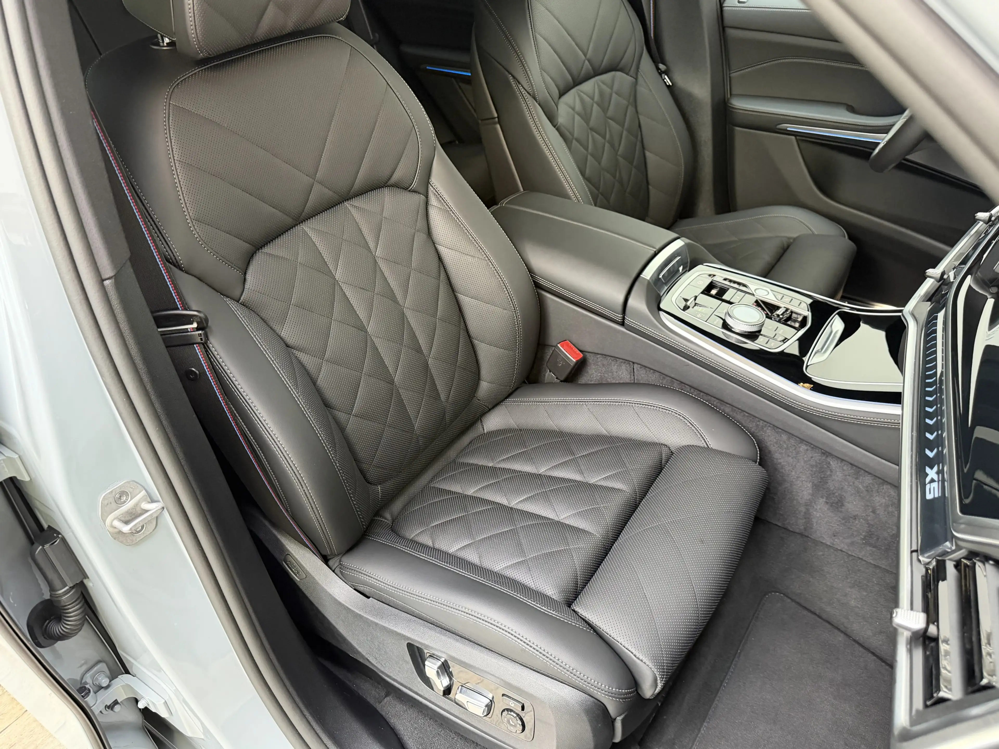 BMW X5 xDr50e M Sport Pro 22Zoll Pano Sitzlüft. AHK — photo 38