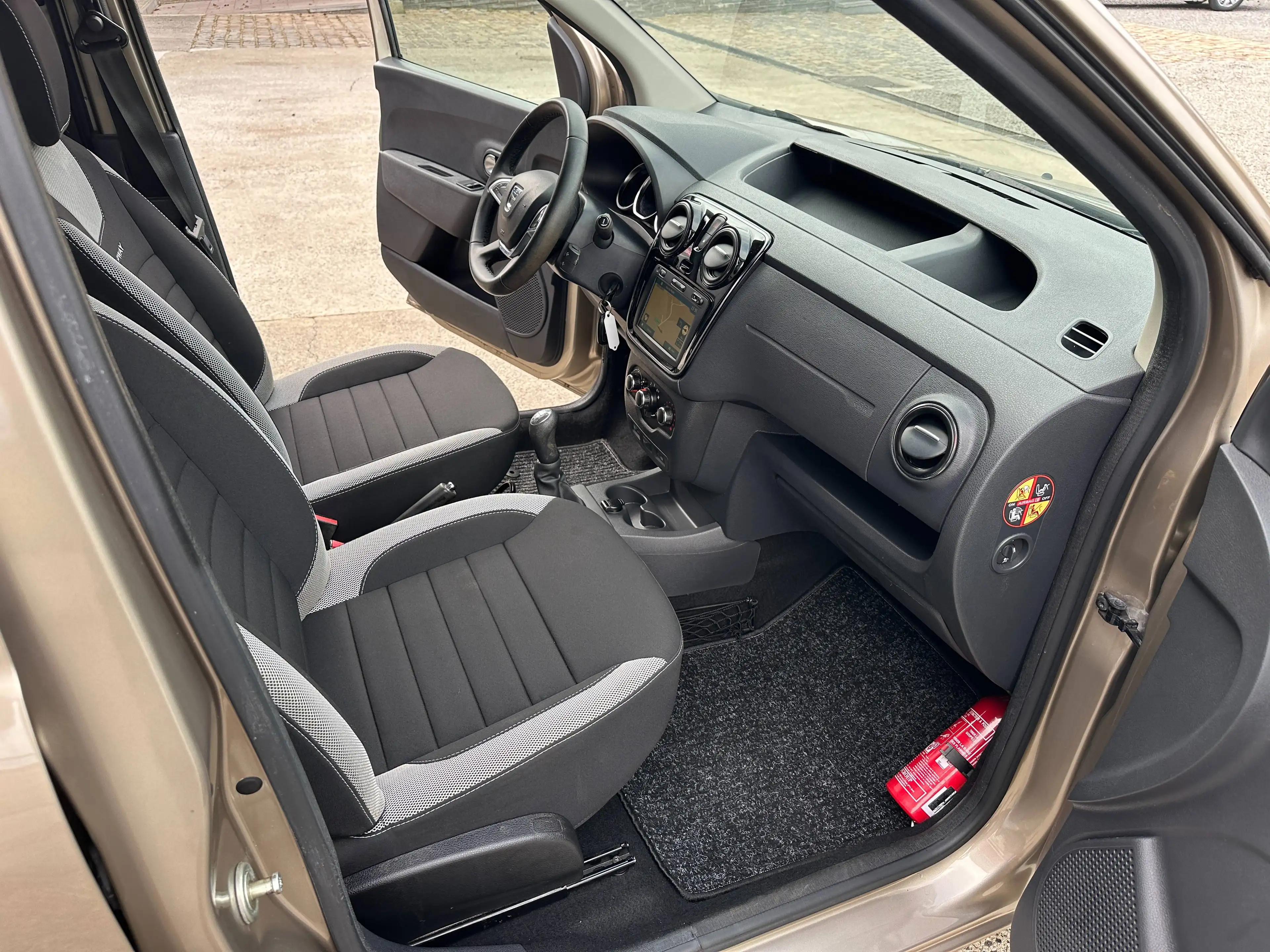Dacia Dokker 1.6i STEPWAY. 1er Propriétaire. Super équipé; air-co, GPS, CarPlay, capteurs de parking. GARANTIE 1AN!! — photo 14