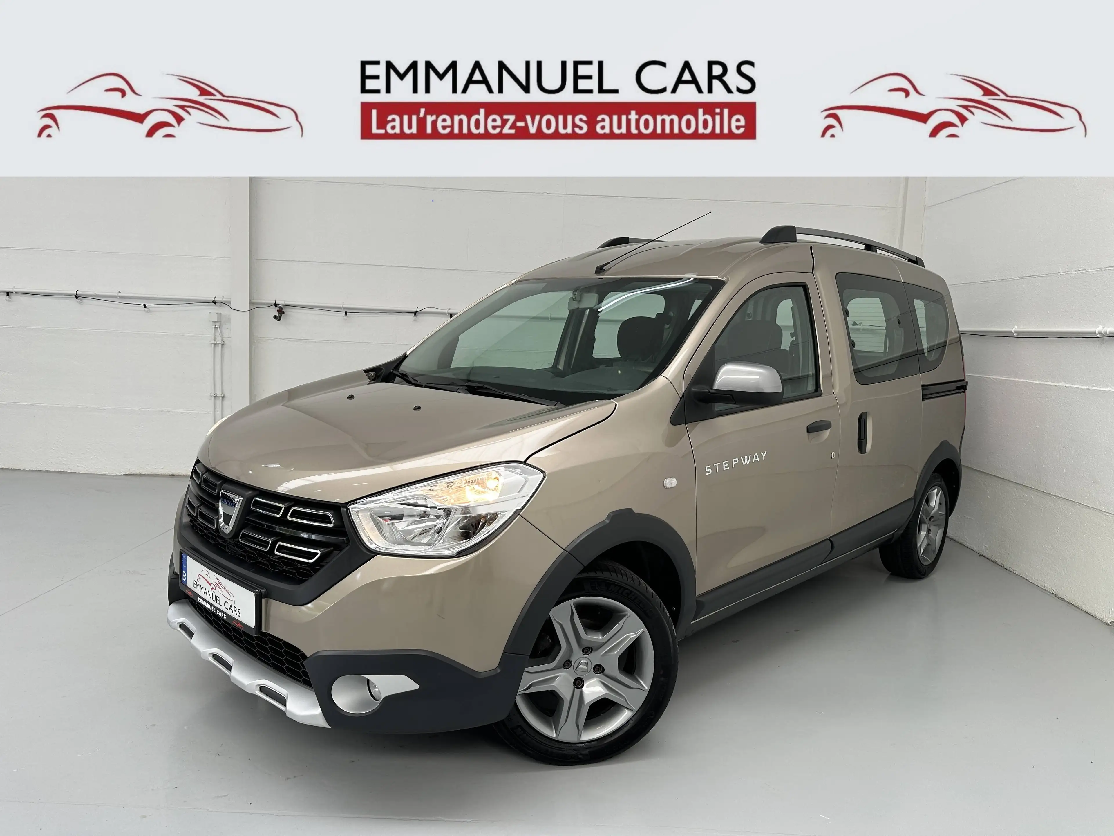 Dacia Dokker 1.6i STEPWAY. 1er Propriétaire. Super équipé; air-co, GPS, CarPlay, capteurs de parking. GARANTIE 1AN!! — photo 2