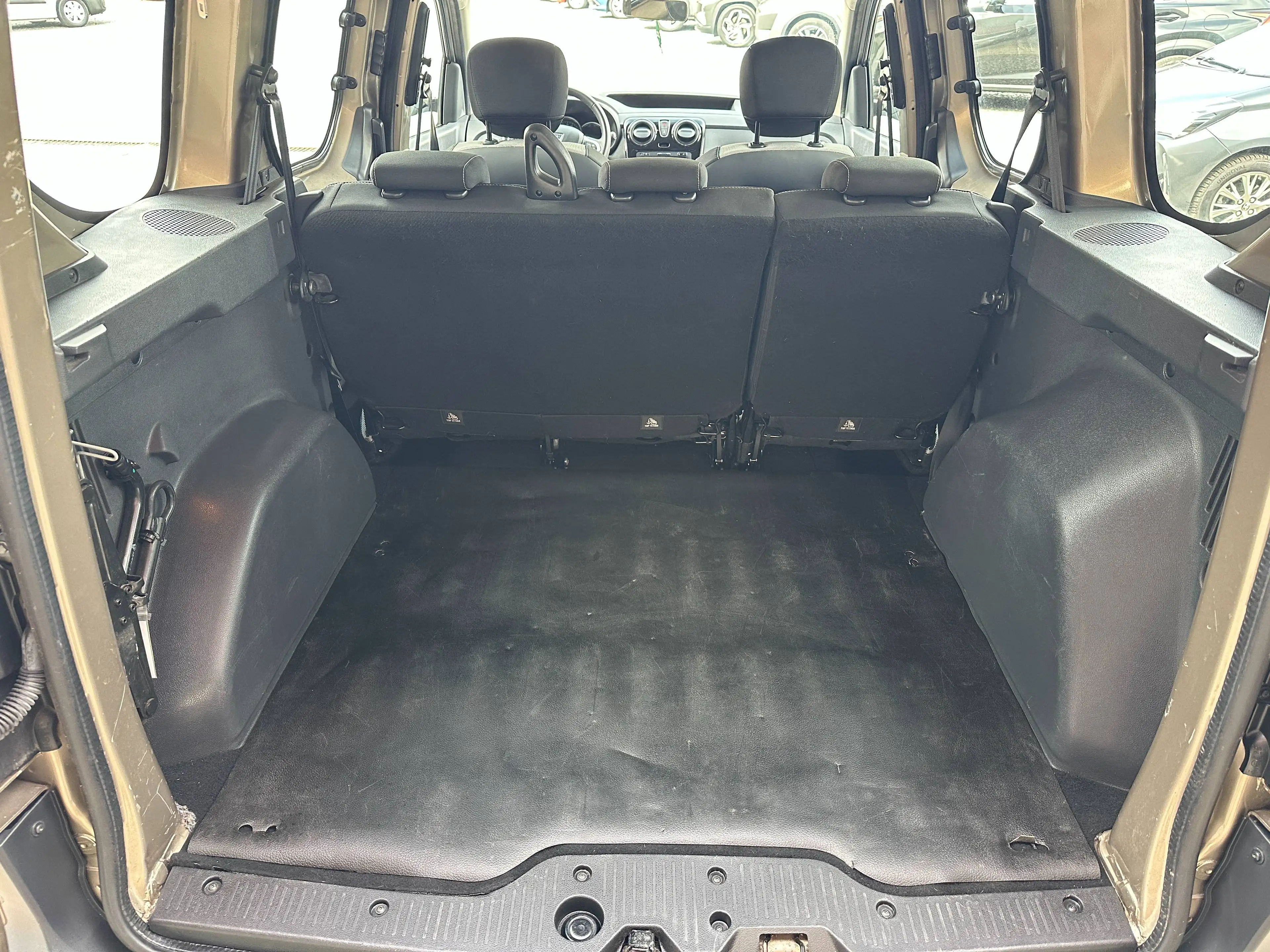 Dacia Dokker 1.6i STEPWAY. 1er Propriétaire. Super équipé; air-co, GPS, CarPlay, capteurs de parking. GARANTIE 1AN!! — photo 13