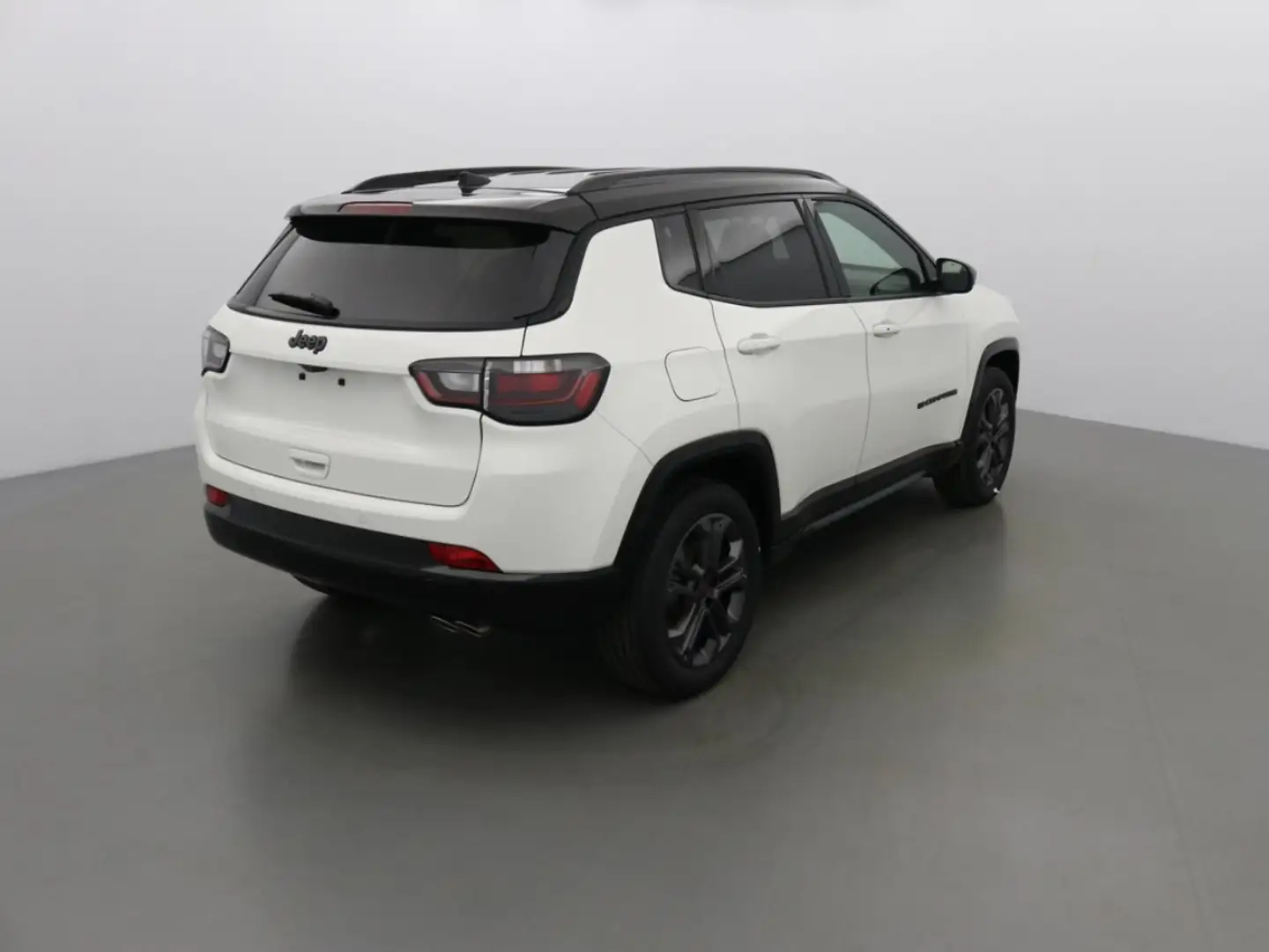 Jeep Compass 80TH ANNIVERSARY 150 TURBO T4 Noir - 1