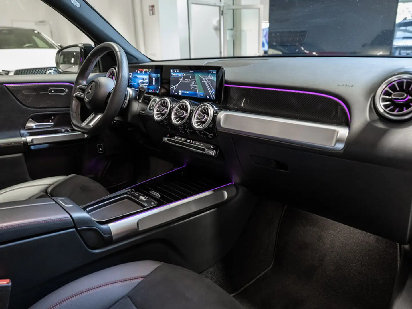 Mercedes-Benz GLB 200 d AMG-Sport/LED/Cam/Pano/Night/Totw/19' Blanc - 2